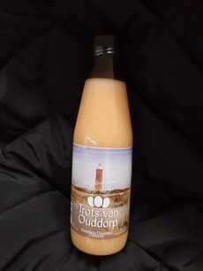 Fles eierlikeur Trots van Ouddorp Fles eierlikeur Trots van Ouddorp